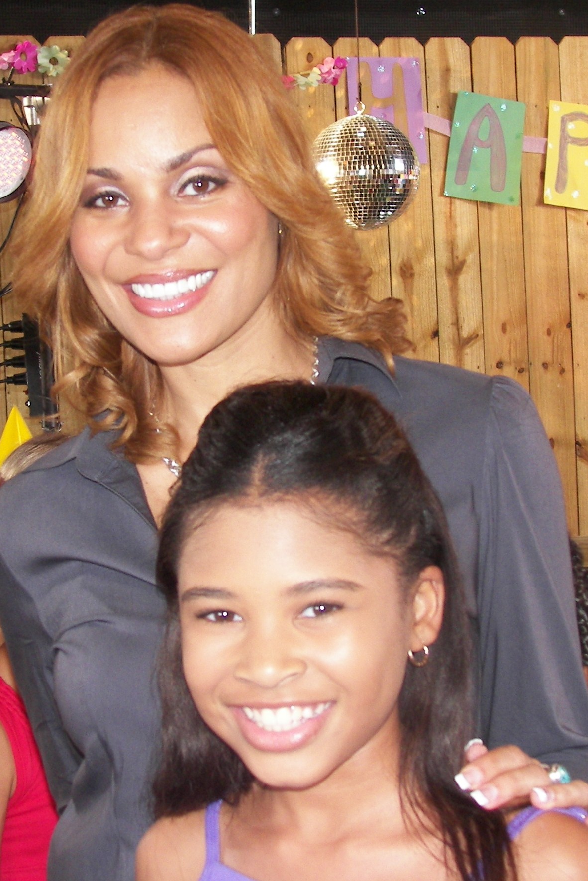 Taylor Faye and acting coach/actress Jaqueline Fleming on set of TV Pilot 