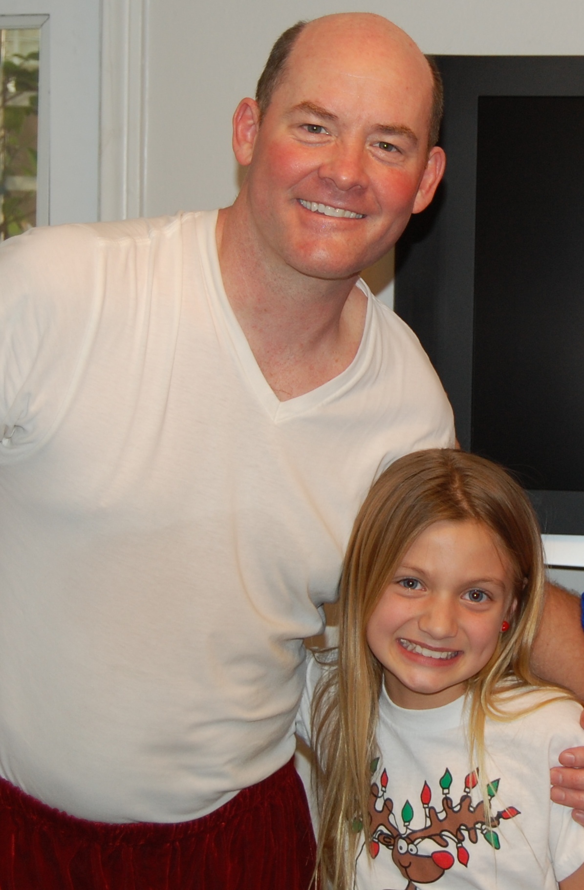 Laci with David Koechner behind the scenes!