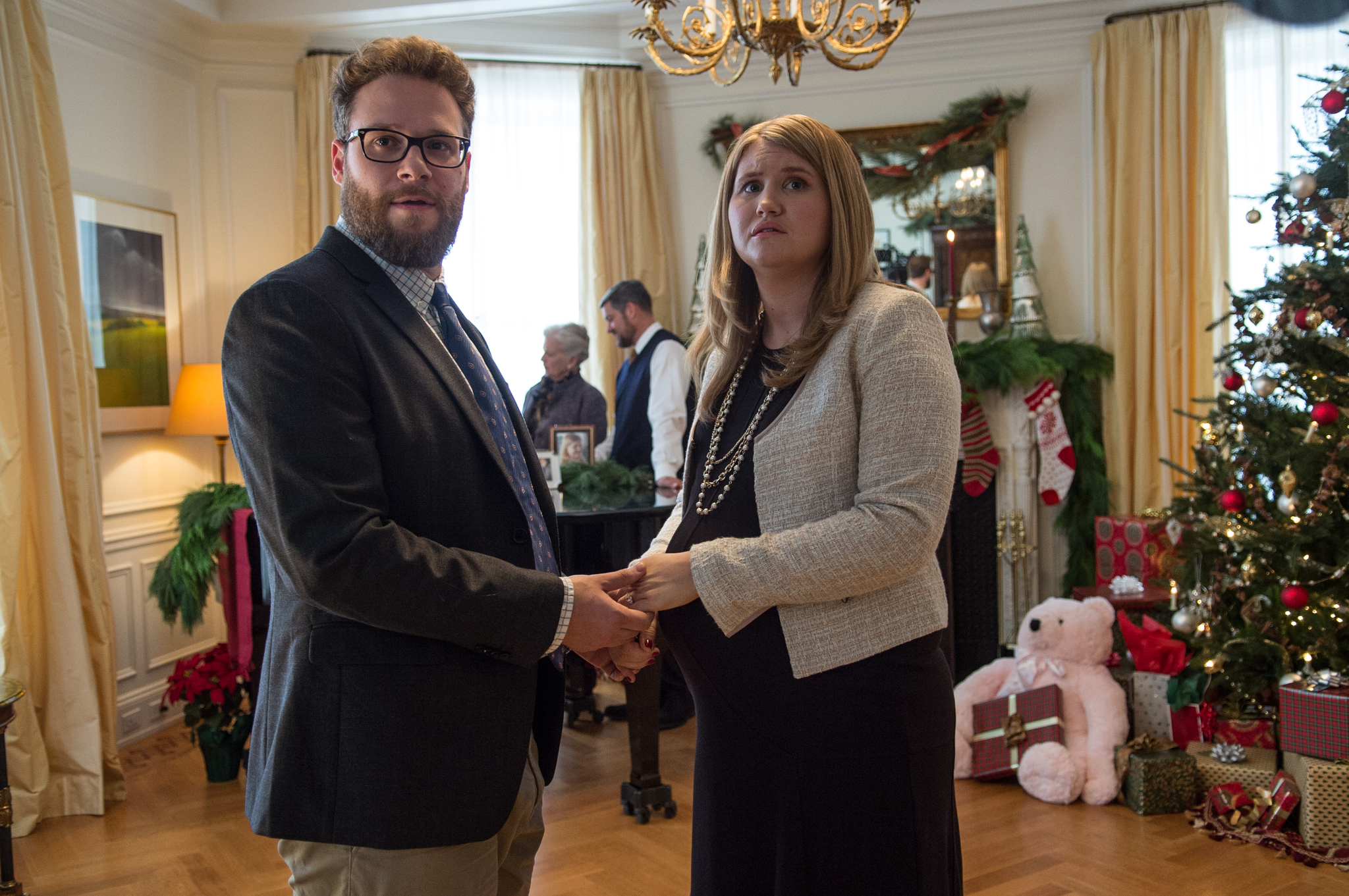 Still of Seth Rogen and Jillian Bell in The Night Before (2015)