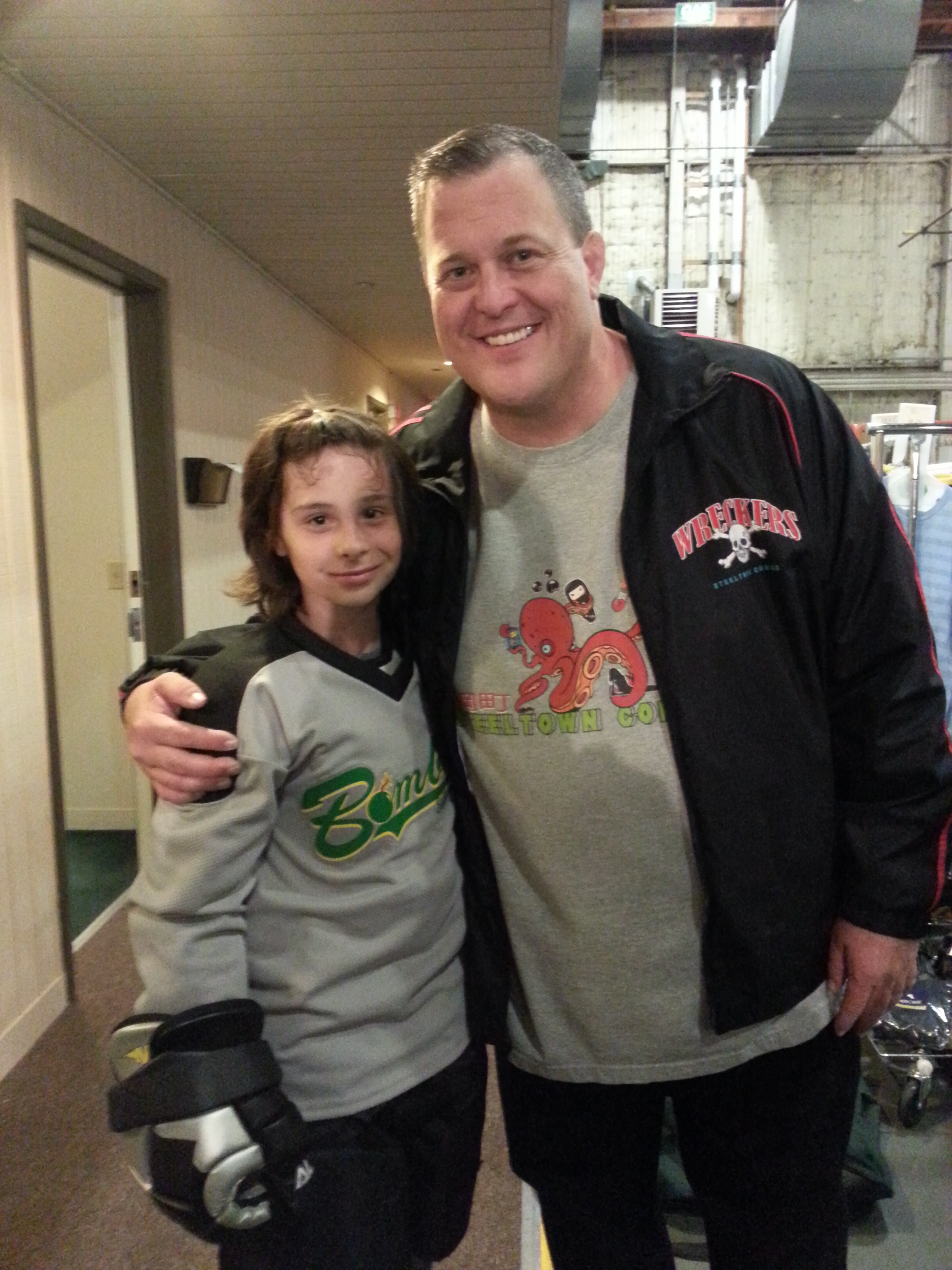 ROBBIE TUCKER AND BILLY GARDELL ON SET OF TBS 'SULLIVAN & SON