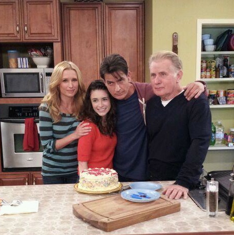 Shawnee Smith, Daniela Bobadilla, Charlie Sheen and Martin Sheen on the set of FX's ANGER MANAGEMENT