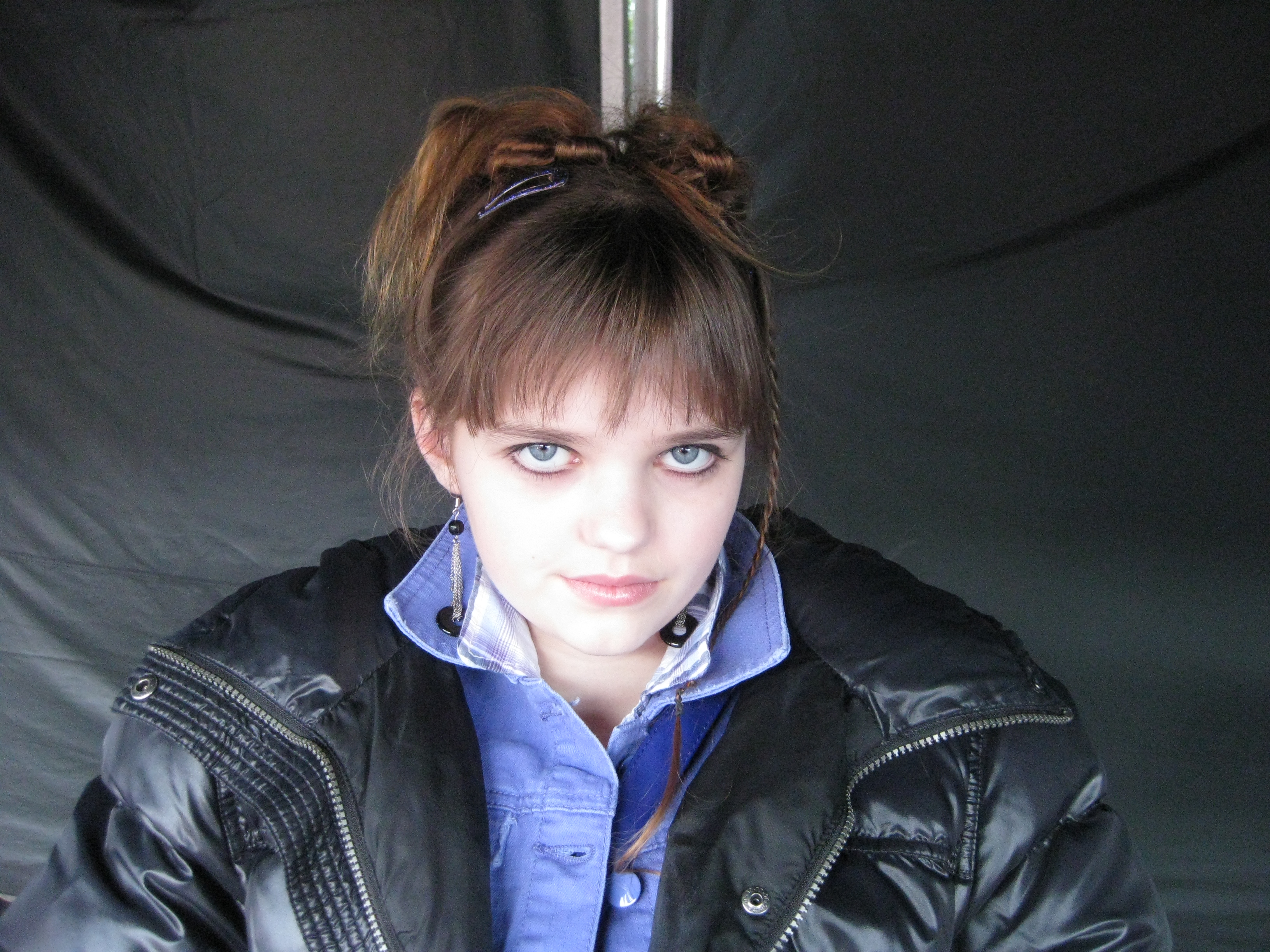 Laine on the set of Shattered 