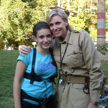 Daniela Bobadilla and Jane Lynch on the set of MR.TROOP MOM