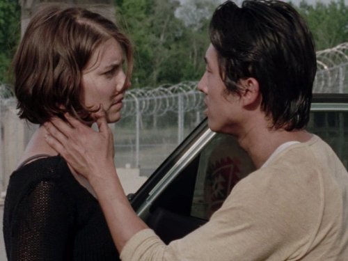 Still of Lauren Cohan and Steven Yeun in Vaiksciojantys negyveliai (2010)