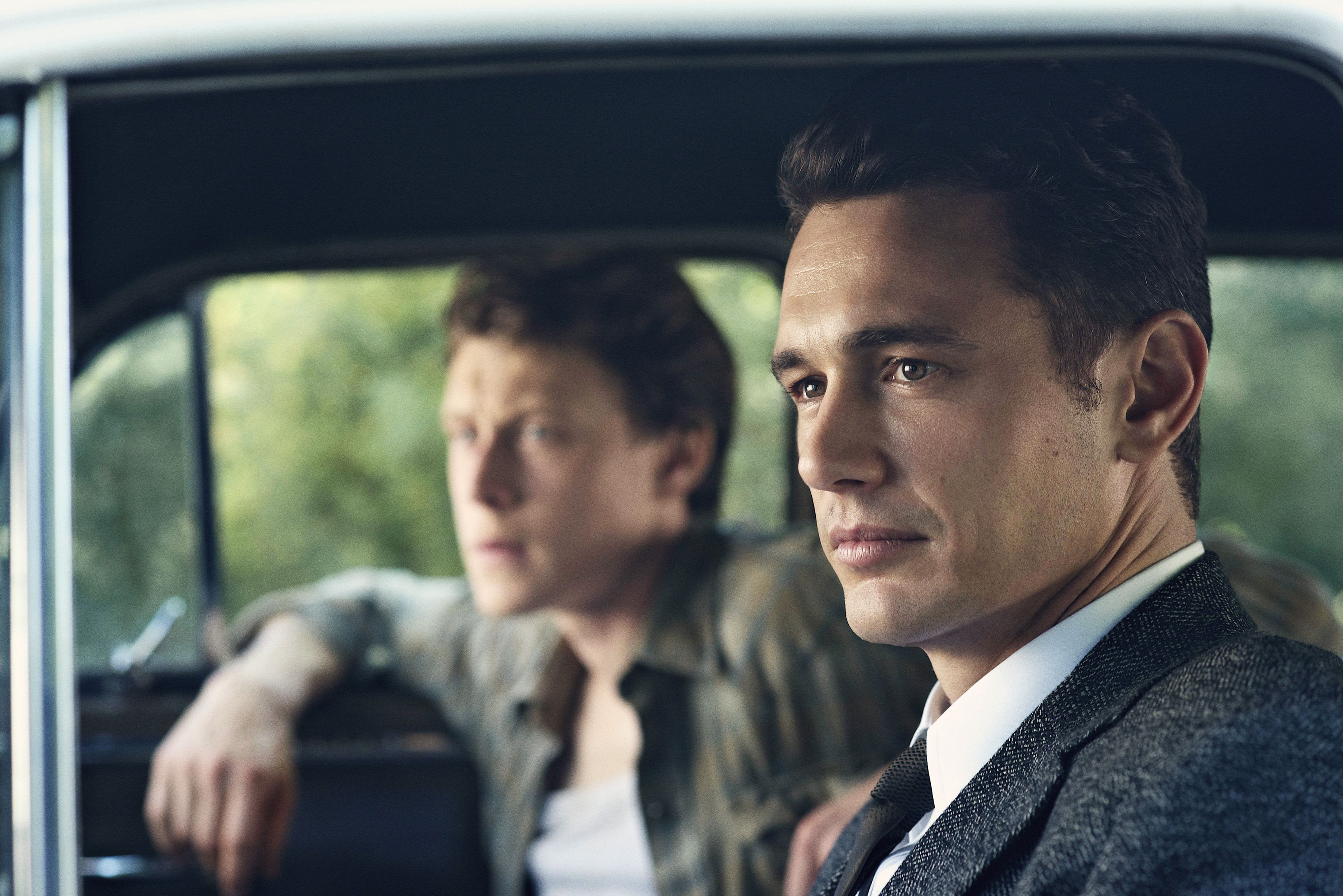 Still of James Franco and George MacKay in 11.22.63 (2016)