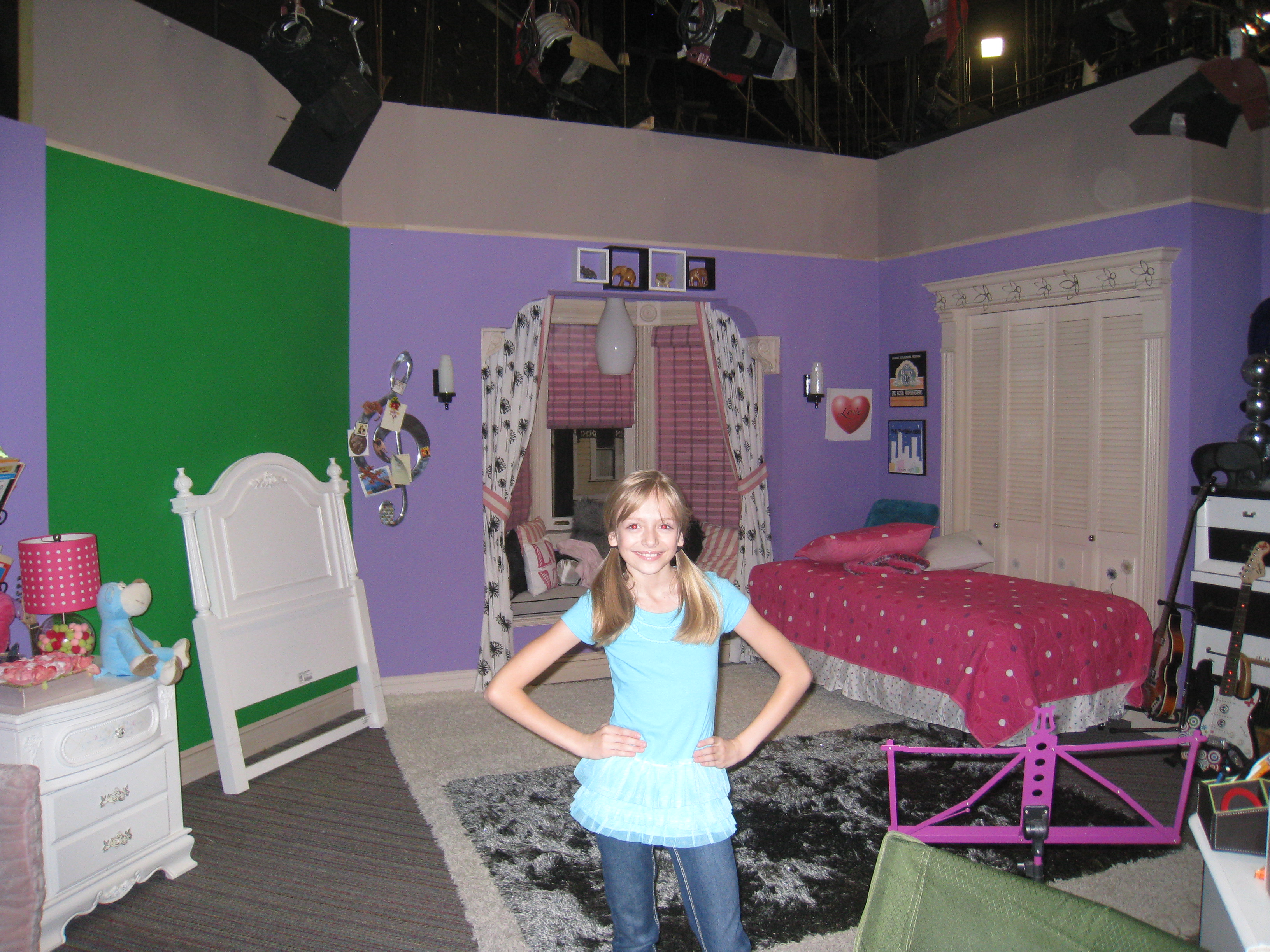On the set of Ant Farm