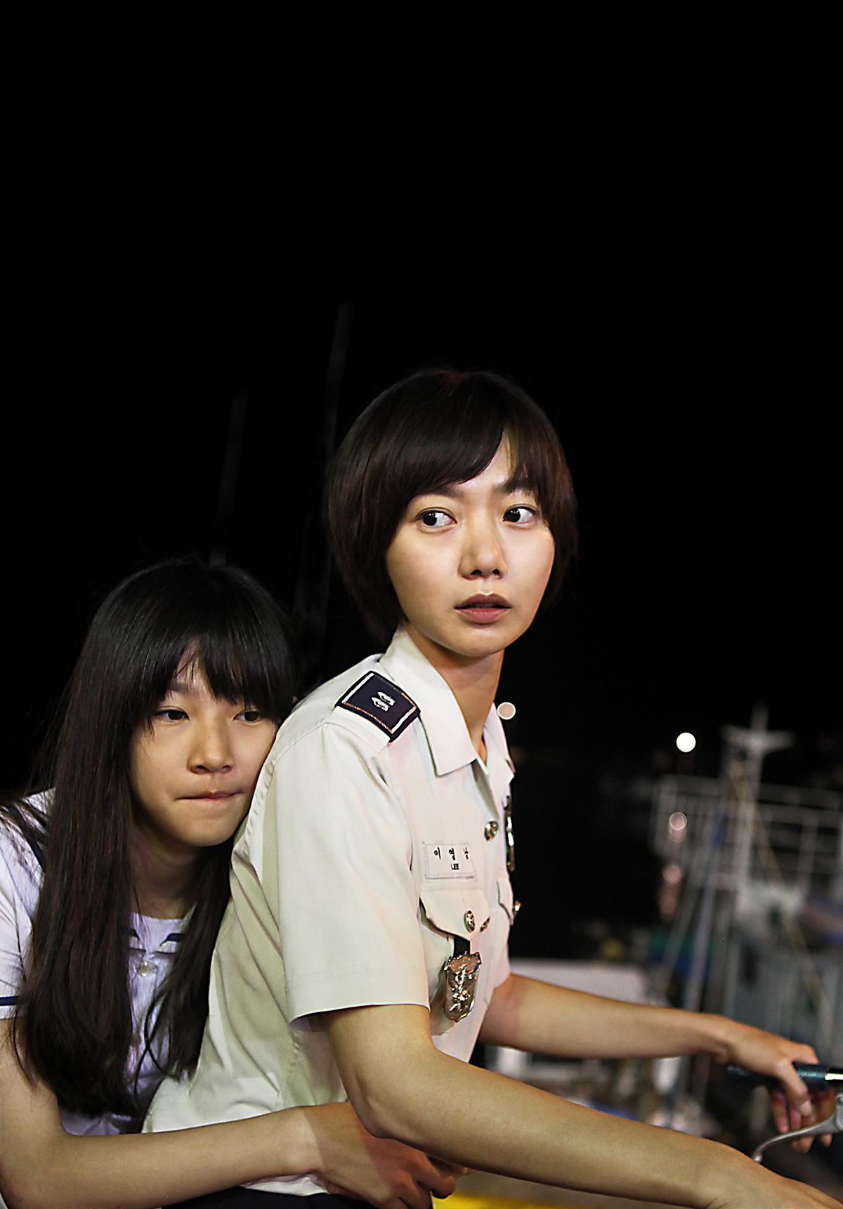 Still of Doona Bae and Sae-ron Kim in Dohee-ya (2014)
