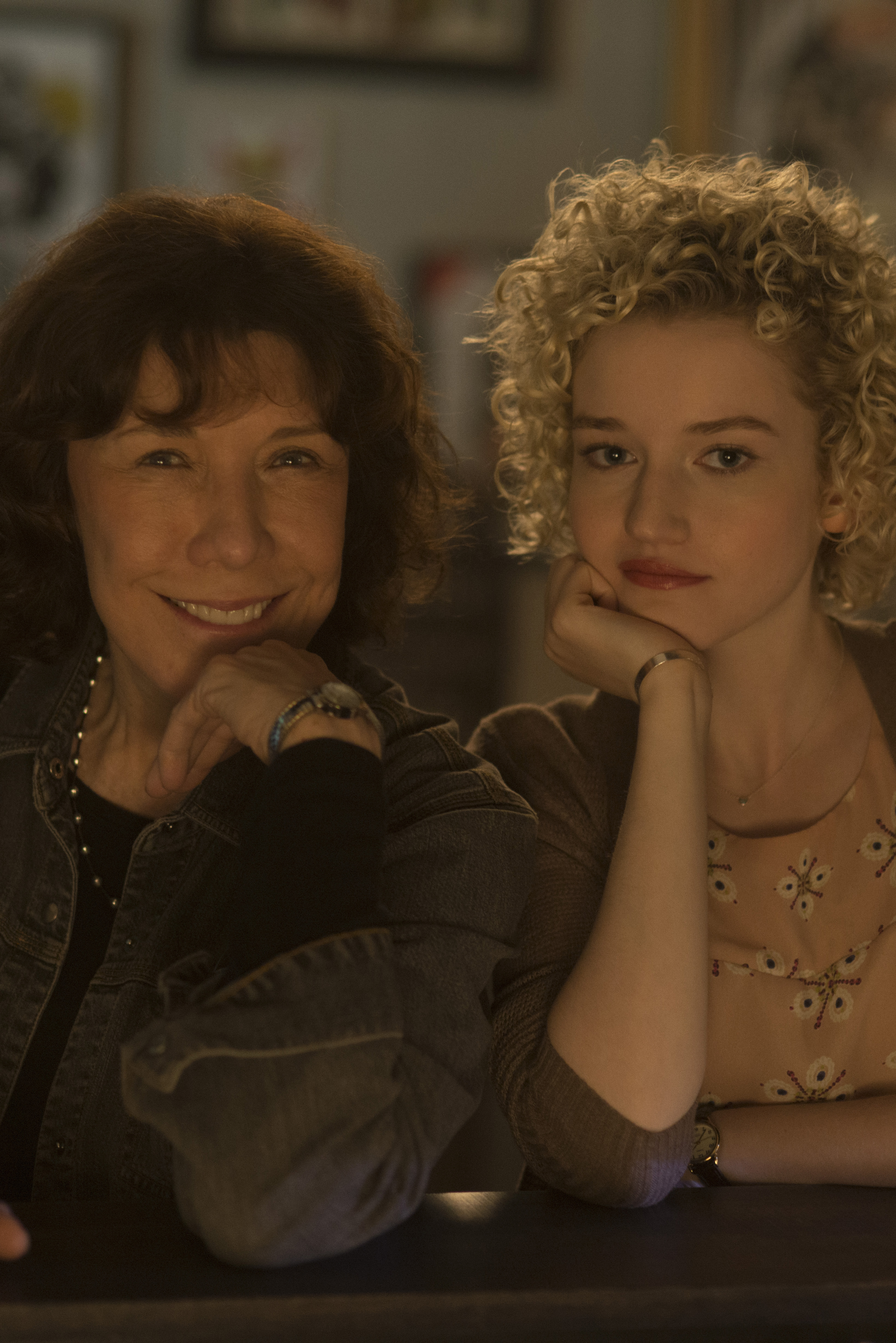 Still of Lily Tomlin and Julia Garner in Grandma (2015)