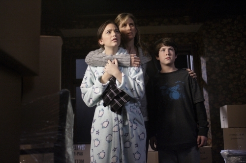 Still of Helen Slater, Alexa Nikolas and Dylan Minnette in Supernatural (2005)