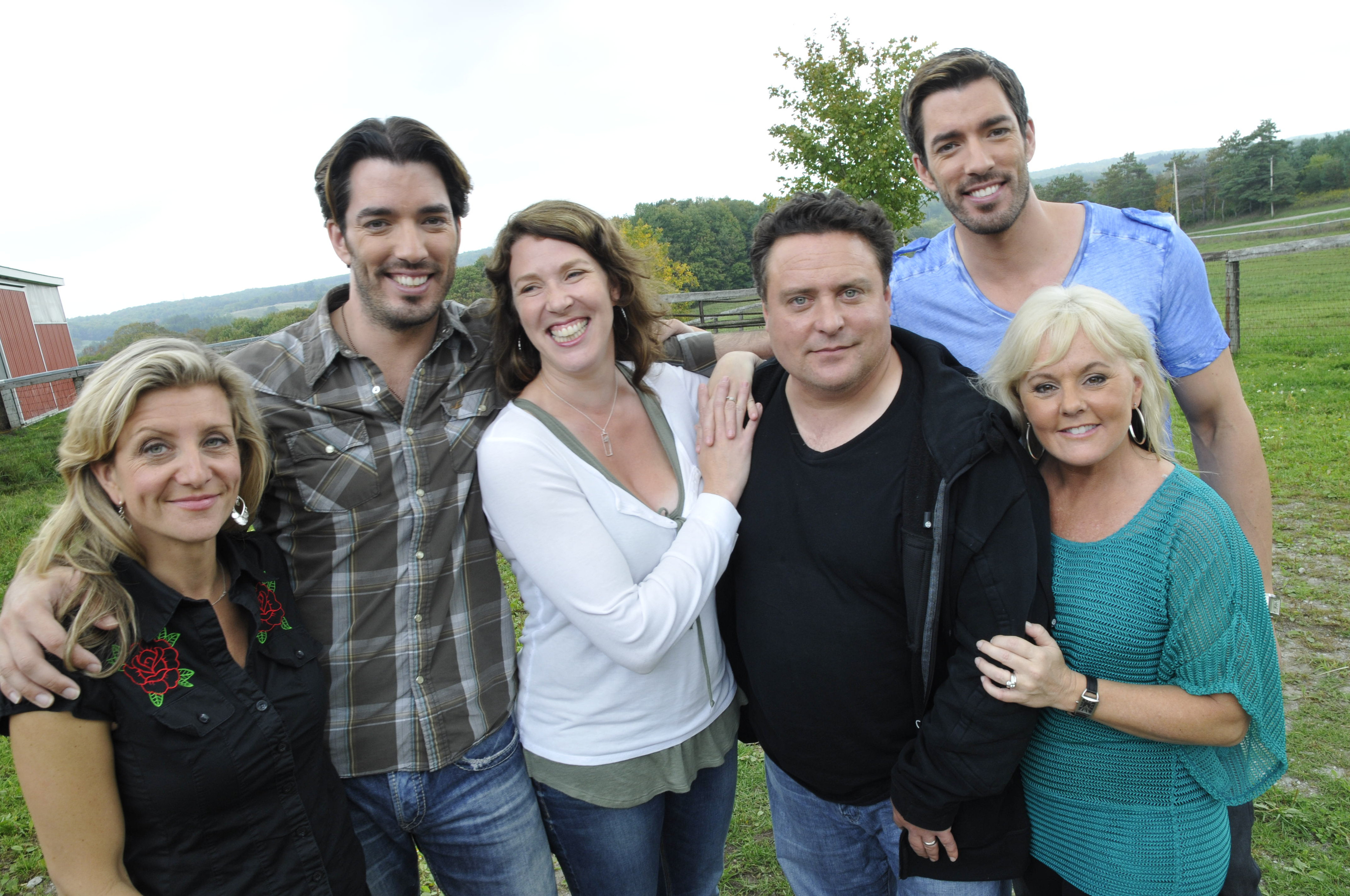 Production Still of Drew Scott, Jonathan Silver Scott, Sean Cullen, Kristi Hansen, Elizabeth Manley, and Kim Stockwood on the set of Extreme Potluck.