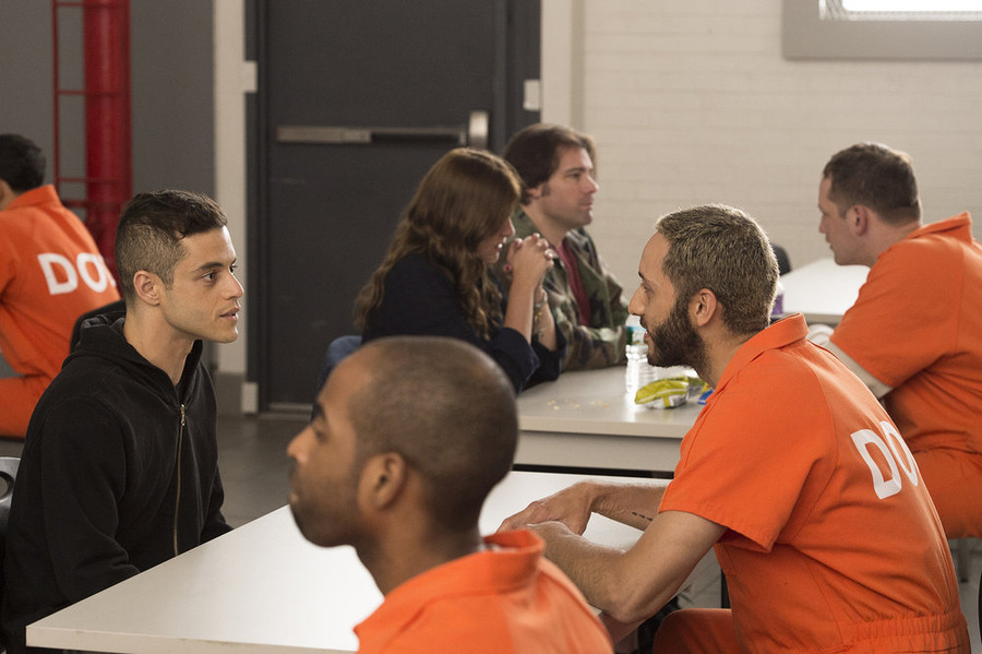 Still of Rami Malek and Elliot Villar in Mr. Robot (2015)