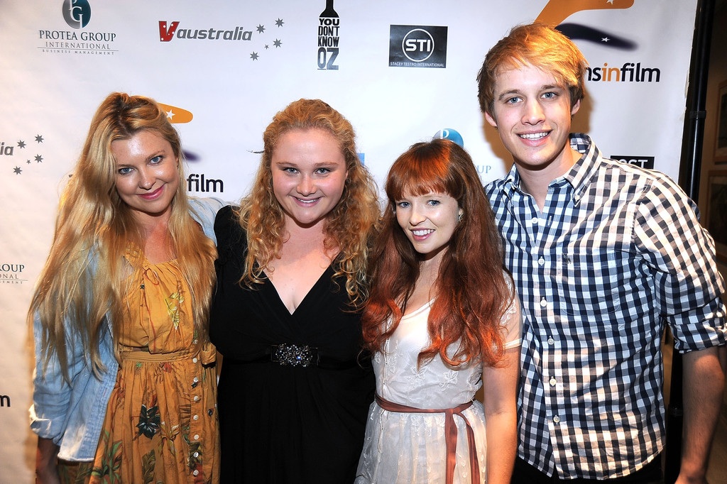 Hayley Pearl, Danielle Macdonald, Stef Dawson.