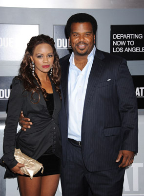 Craig Robinson and Krystal Brown at event of Vingiuotas kelias namo (2010)