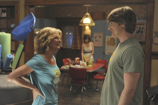 Still of Martha Plimpton and Lucas Neff in Mazyle Houp (2010)