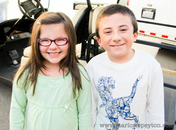 Marlowe with her TV cousin Atticus Shaffer on set of The Middle