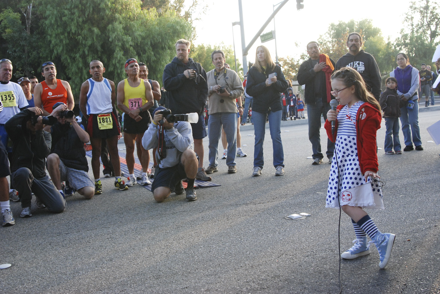 Marlowe sings the National Anthem at the start of the Santa Clarita Marathon, for a 5000+ crowd!