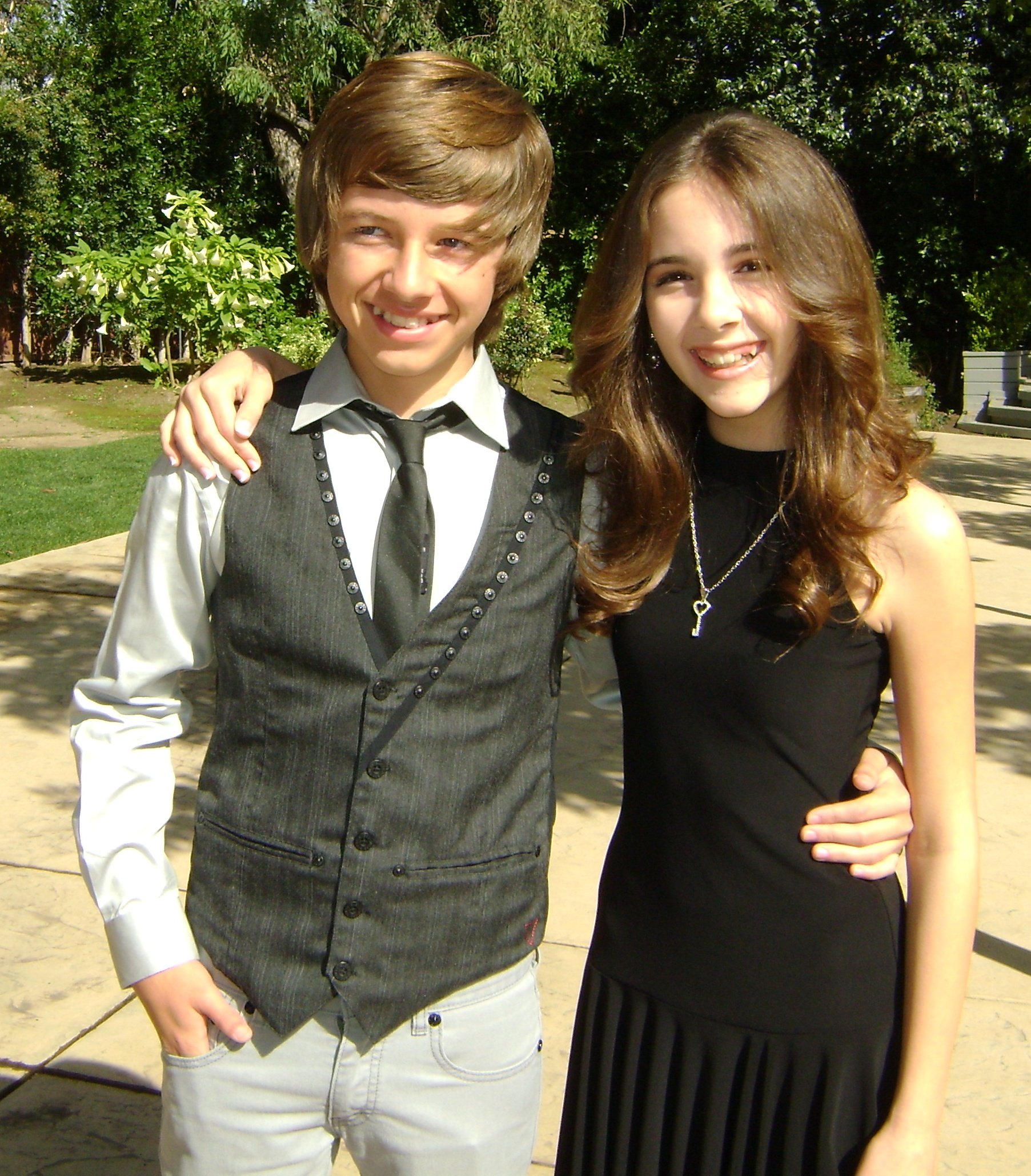 32nd Annual Young Artists Awards - Austin and Haley Pullos (House MD Guest Stars)
