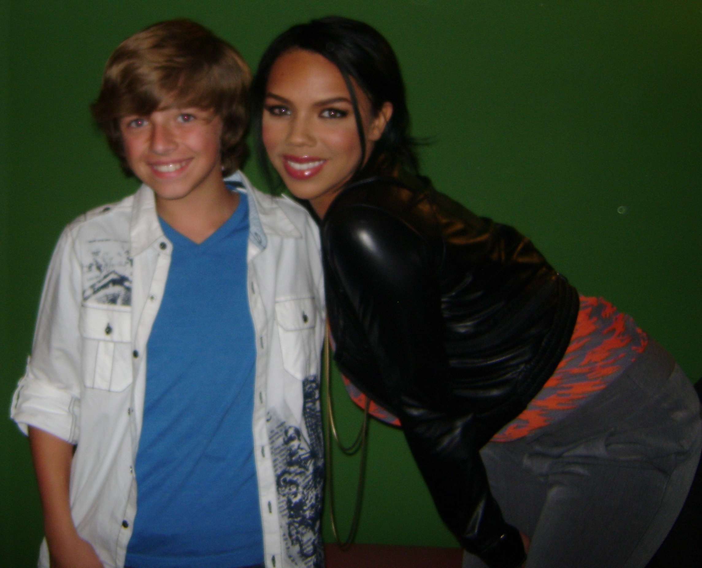 Austin working on the set of Elle with Kiely Williams (Cheetah Girls)