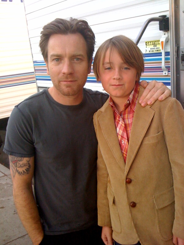 Ewan McGregor (Oliver) and Keegan Boos(Young Oliver) on the set of 