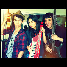 Max Schneider with Victoria Justice and Kurt Schneider shooting 