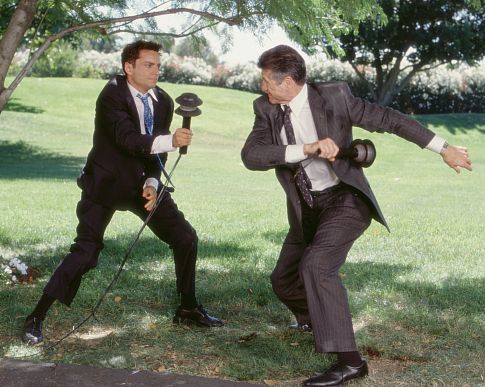 Still of Chris Kattan and Fred Ward in Corky Romano (2001)