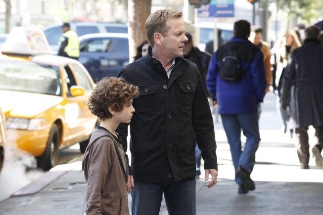 Still of Kiefer Sutherland and David Mazouz in Touch (2012)