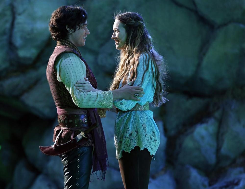 Still of Sophie Lowe and Peter Gadiot in Once Upon a Time in Wonderland (2013)