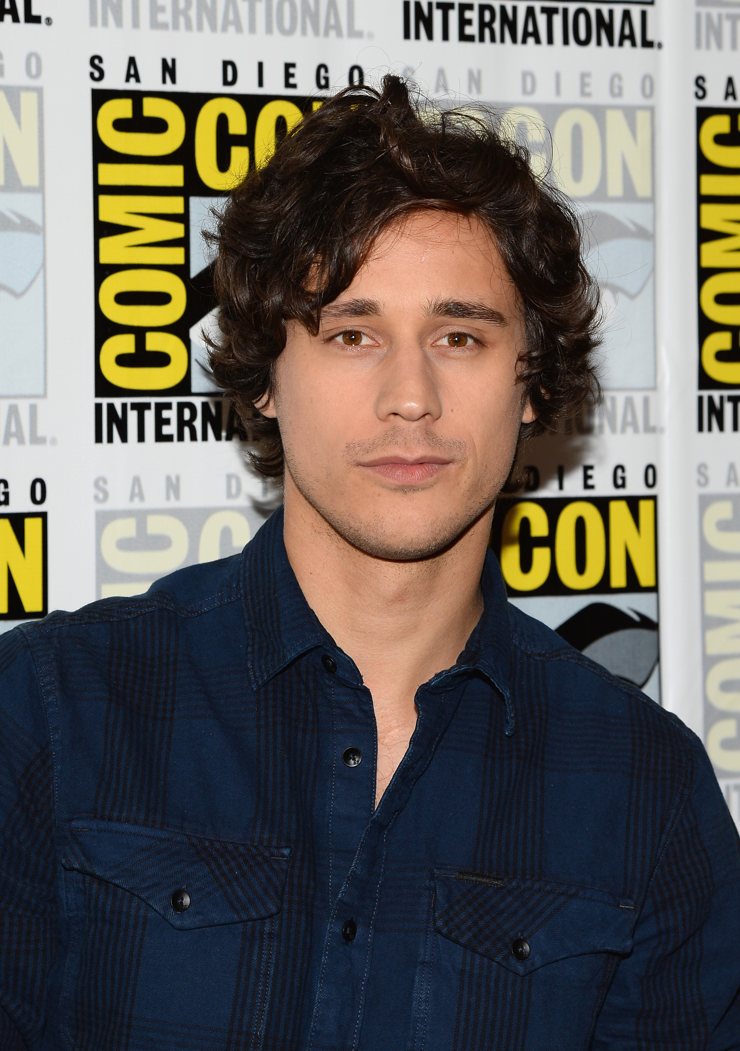 Peter Gadiot at event of Once Upon a Time in Wonderland (2013)