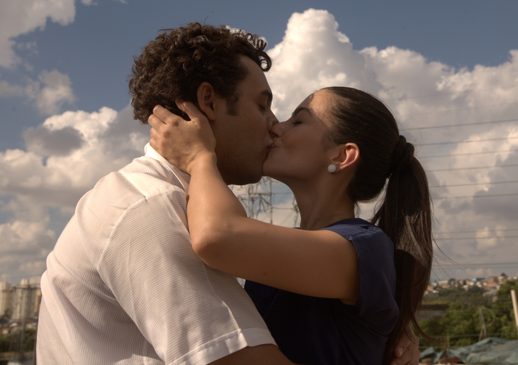 Still of Cleo Pires and Rui Ricardo Diaz in Lula, o Filho do Brasil (2009)