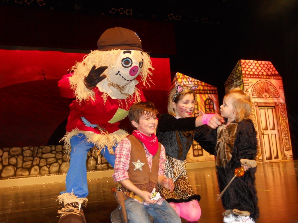 Valin and Olivia greeting fans after the Great Big Boo Show in Surrey BC.