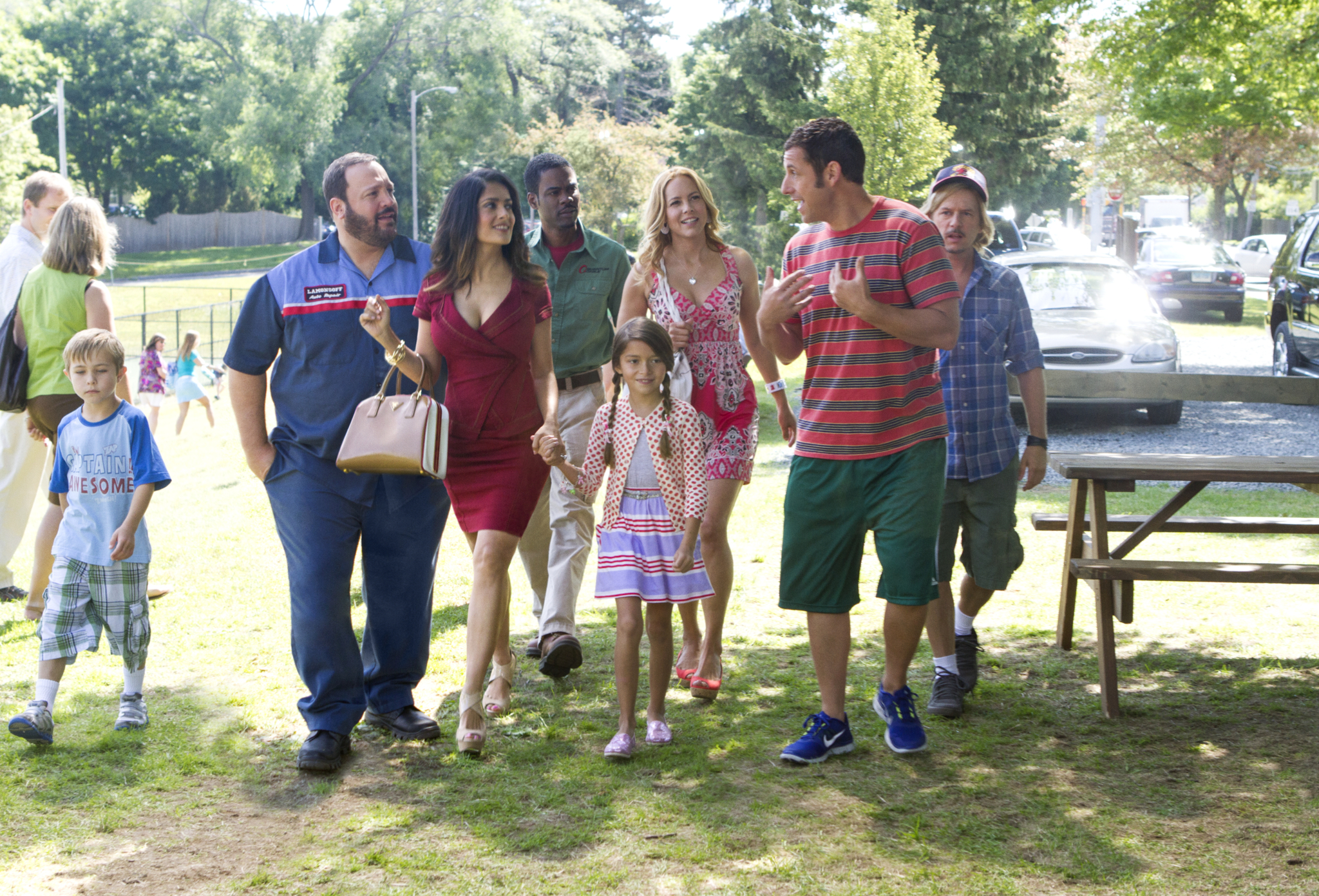 Still of Salma Hayek, Adam Sandler, Chris Rock, Maria Bello, David Spade, Kevin James and Alexys Nycole Sanchez in Nebrendylos 2 (2013)