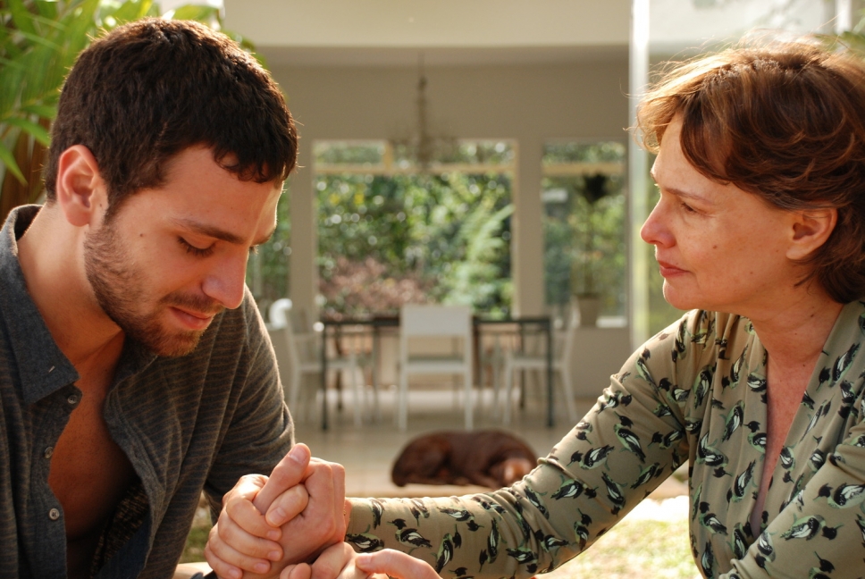 Still of Louise Cardoso and João Gabriel Vasconcellos in Nuo pradzios iki galo (2009)