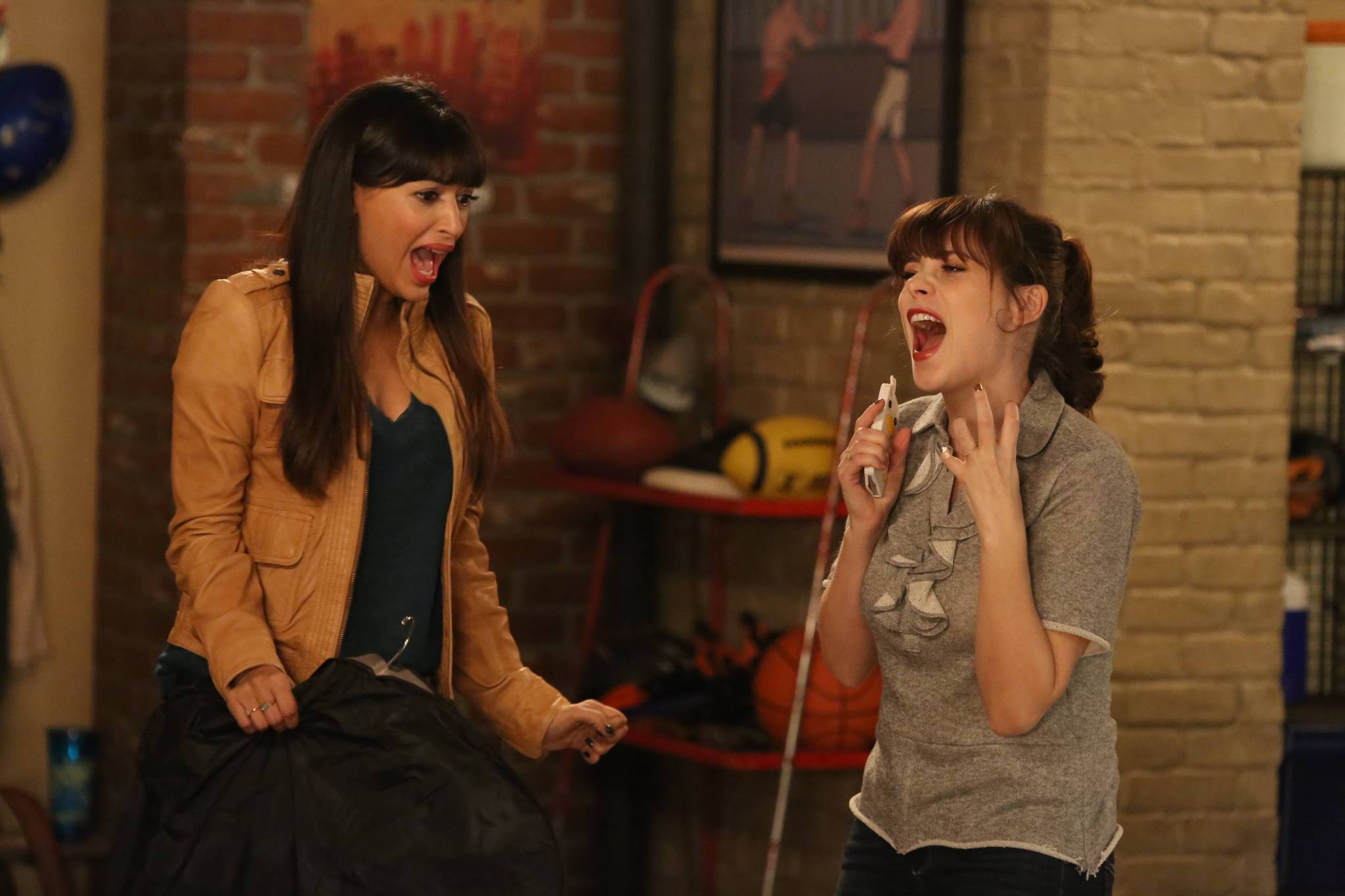 Still of Zooey Deschanel, Hannah Simone and Patrick McElhenney in New Girl (2011)