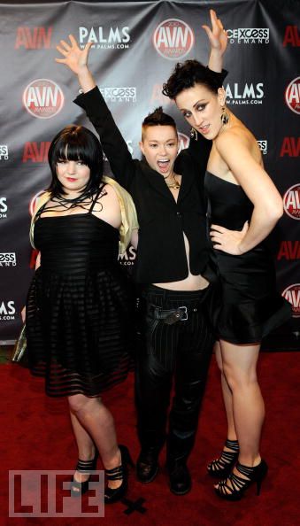 Courtney Trouble, Jiz Lee (Center), and Dylan Ryan at the 2010 AVN Awards in Las Vegas