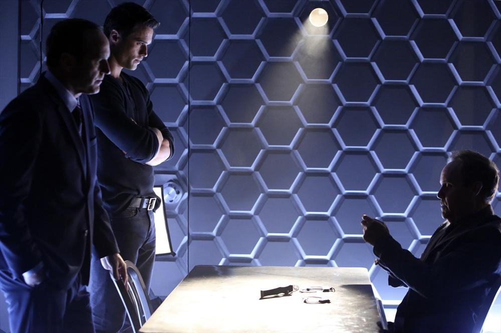 Still of Peter MacNicol, Clark Gregg and Brett Dalton in Agents of S.H.I.E.L.D. (2013)