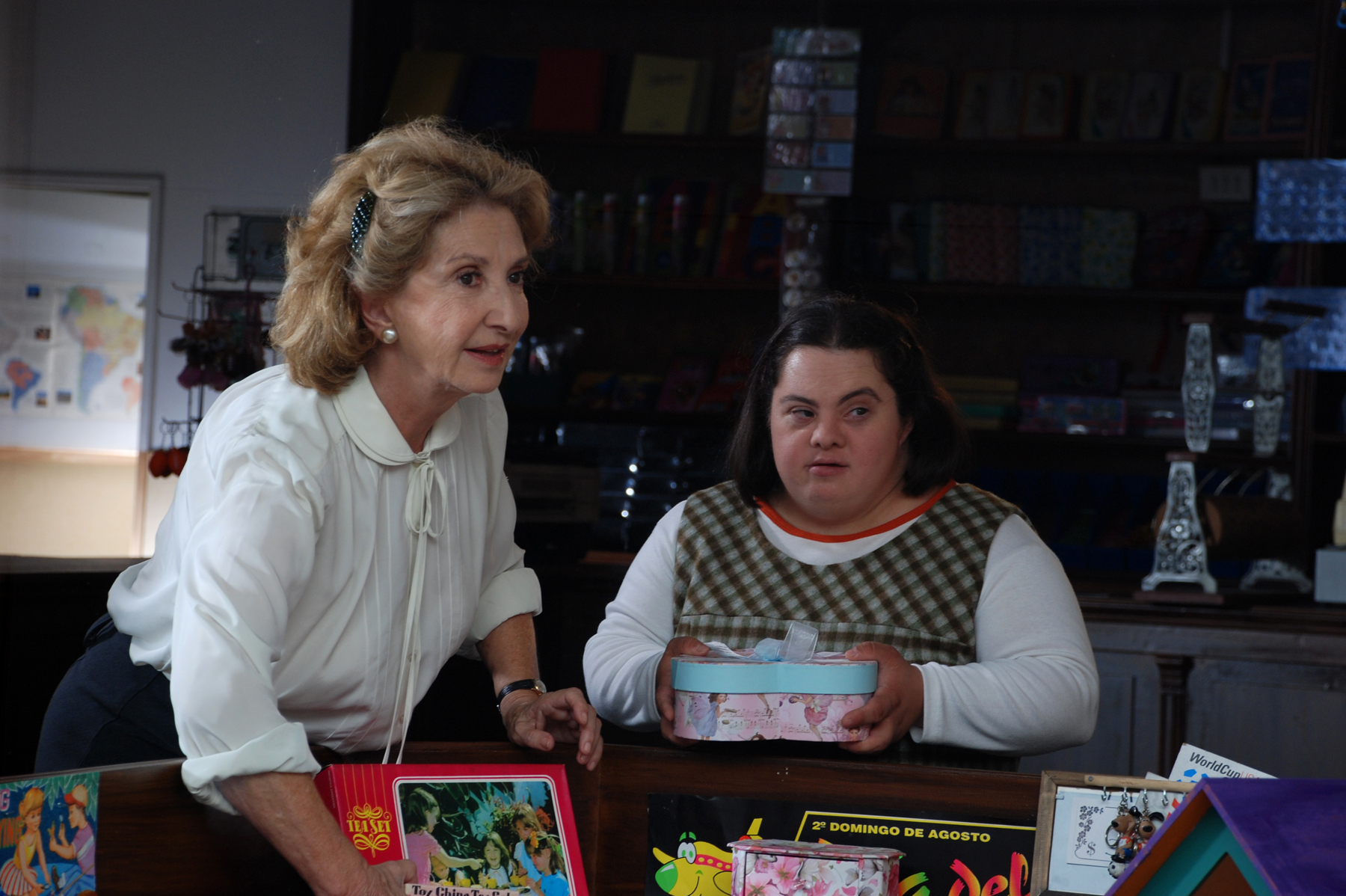 Still of Norma Aleandro and Alejandra Manzo in Anita (2009)