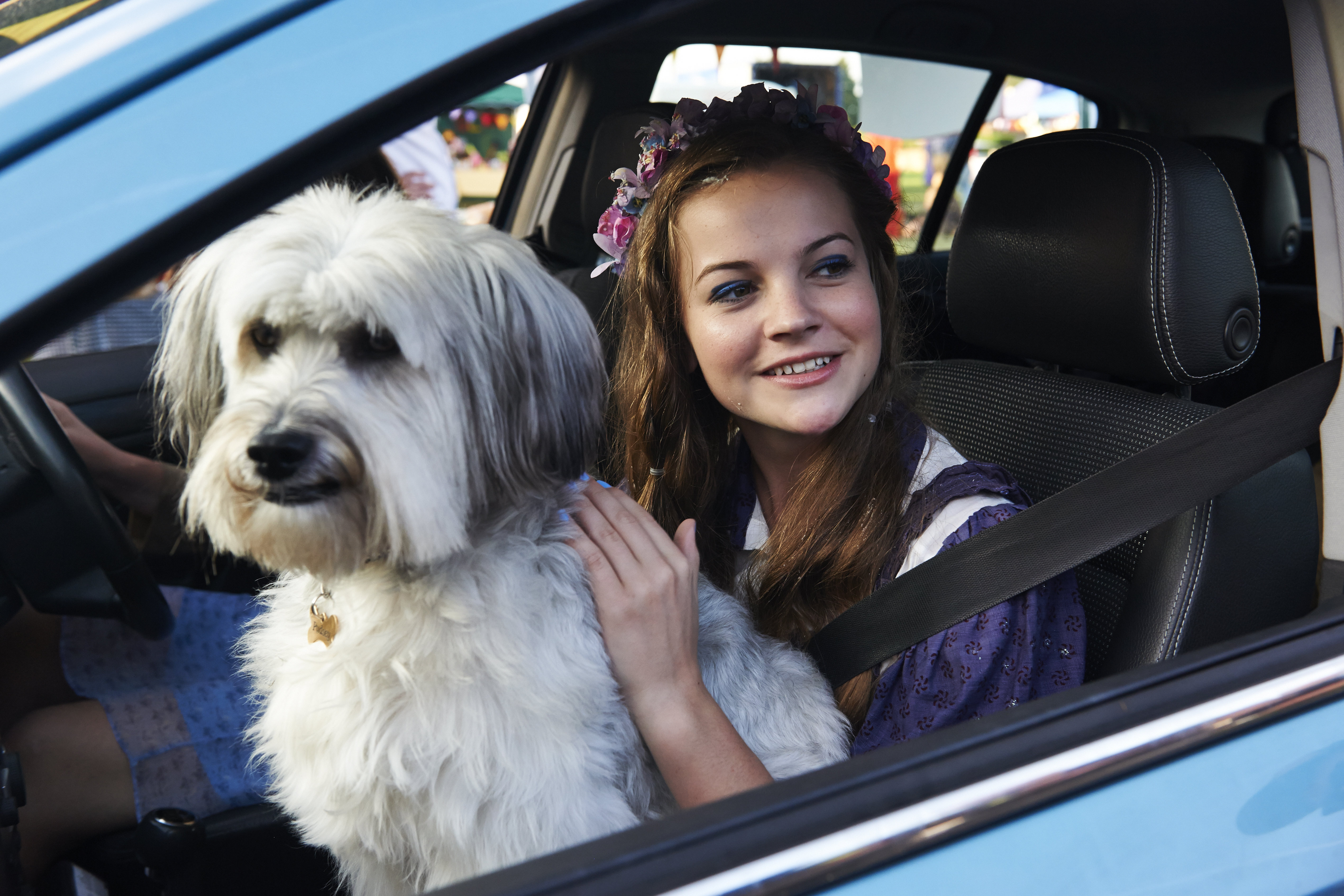 Still of Izzy Meikle-Small and Pudsey in Pudsey the Dog: The Movie (2014)
