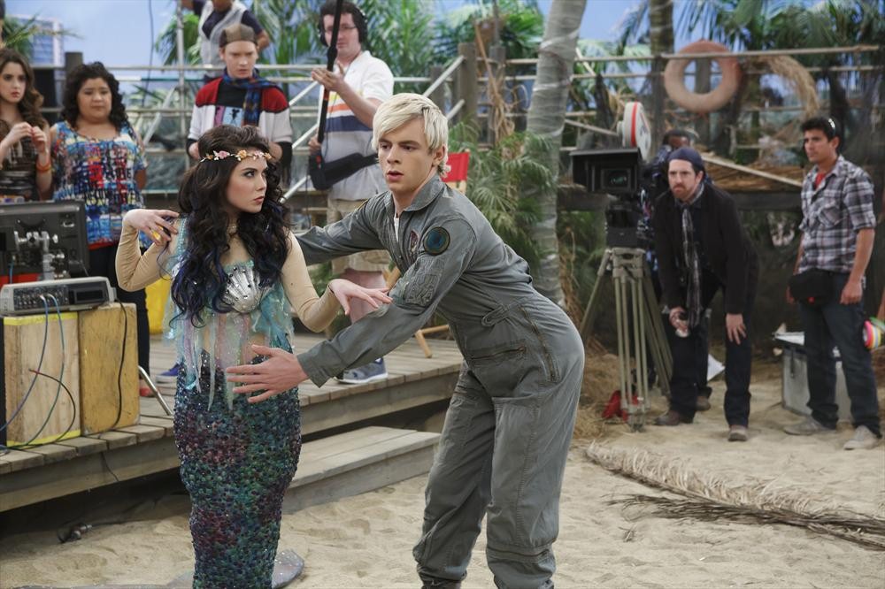 Still of Ross Lynch and Grace Phipps in Austin & Ally (2011)