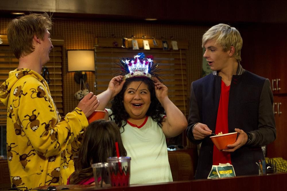 Still of Calum Worthy, Raini Rodriguez and Ross Lynch in Austin & Ally (2011)