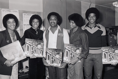 Marlon Jackson, Michael Jackson, store owner, Randy Jackson and Jackie Jackson (The Jacksons' In-Store Album Promotion) 1978 Freeway Records / Los Angeles