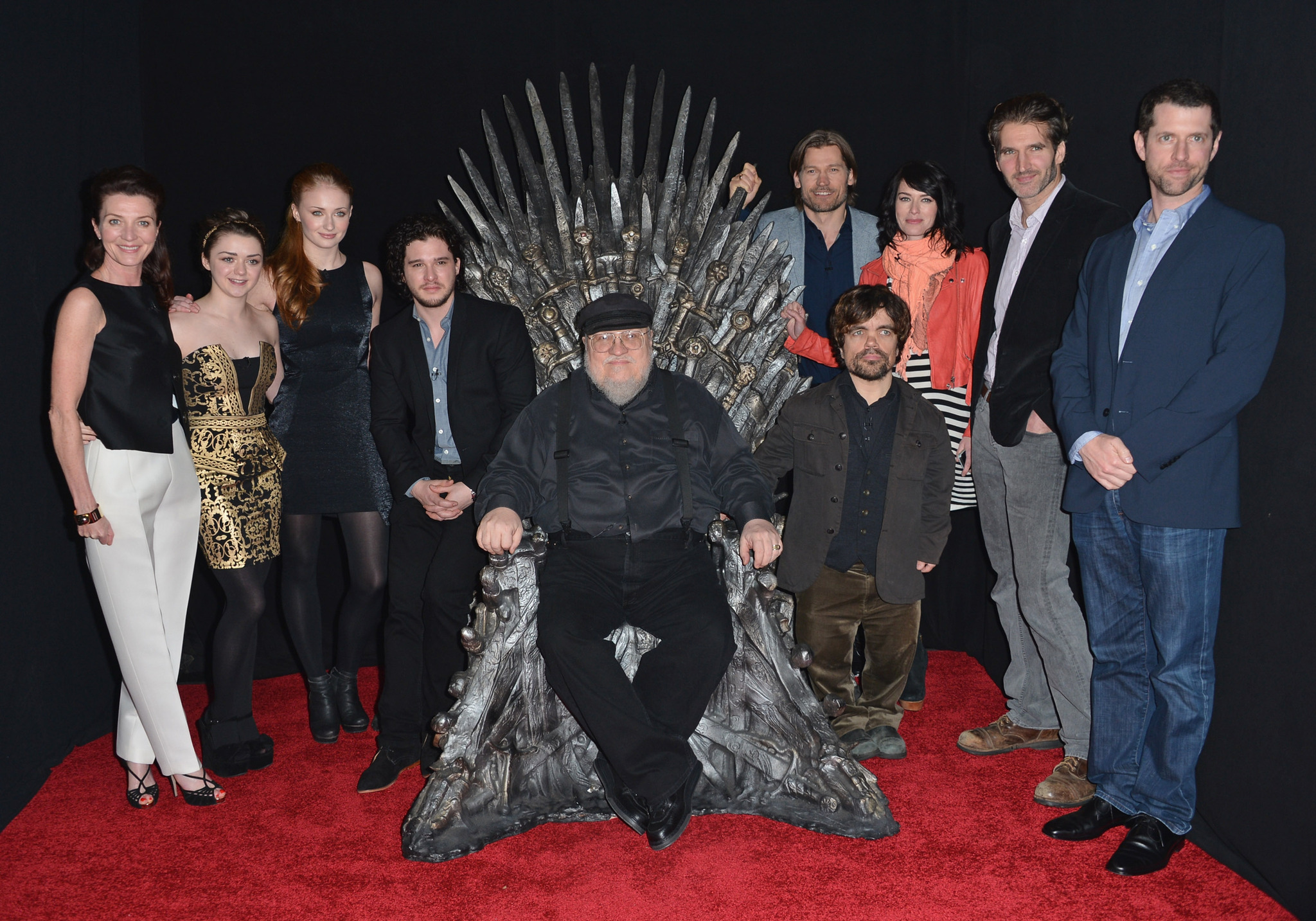 Nikolaj Coster-Waldau, Peter Dinklage, Michelle Fairley, Lena Headey, George R.R. Martin, David Benioff, D.B. Weiss, Kit Harington and Maisie Williams at event of Sostu karai (2011)