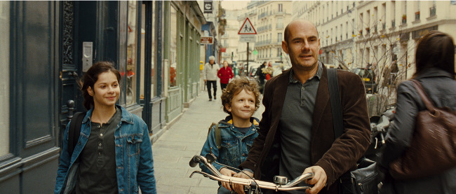 Still of Bernard Campan, Bertille Chabert and Jean-Baptiste Fonck in Une semaine sur deux (et la moitié des vacances scolaires) (2009)