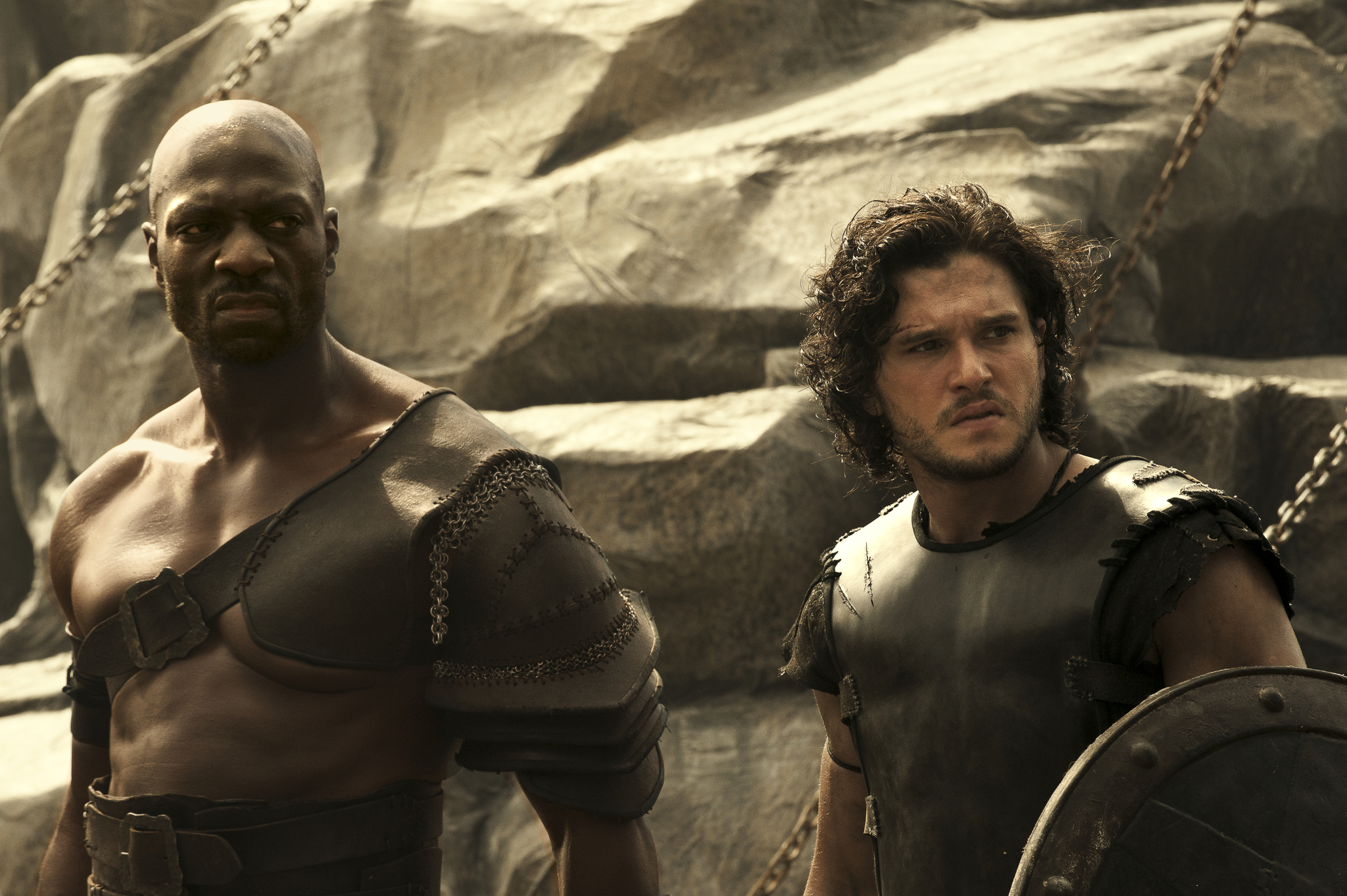 Still of Adewale Akinnuoye-Agbaje and Kit Harington in Pompeja (2014)