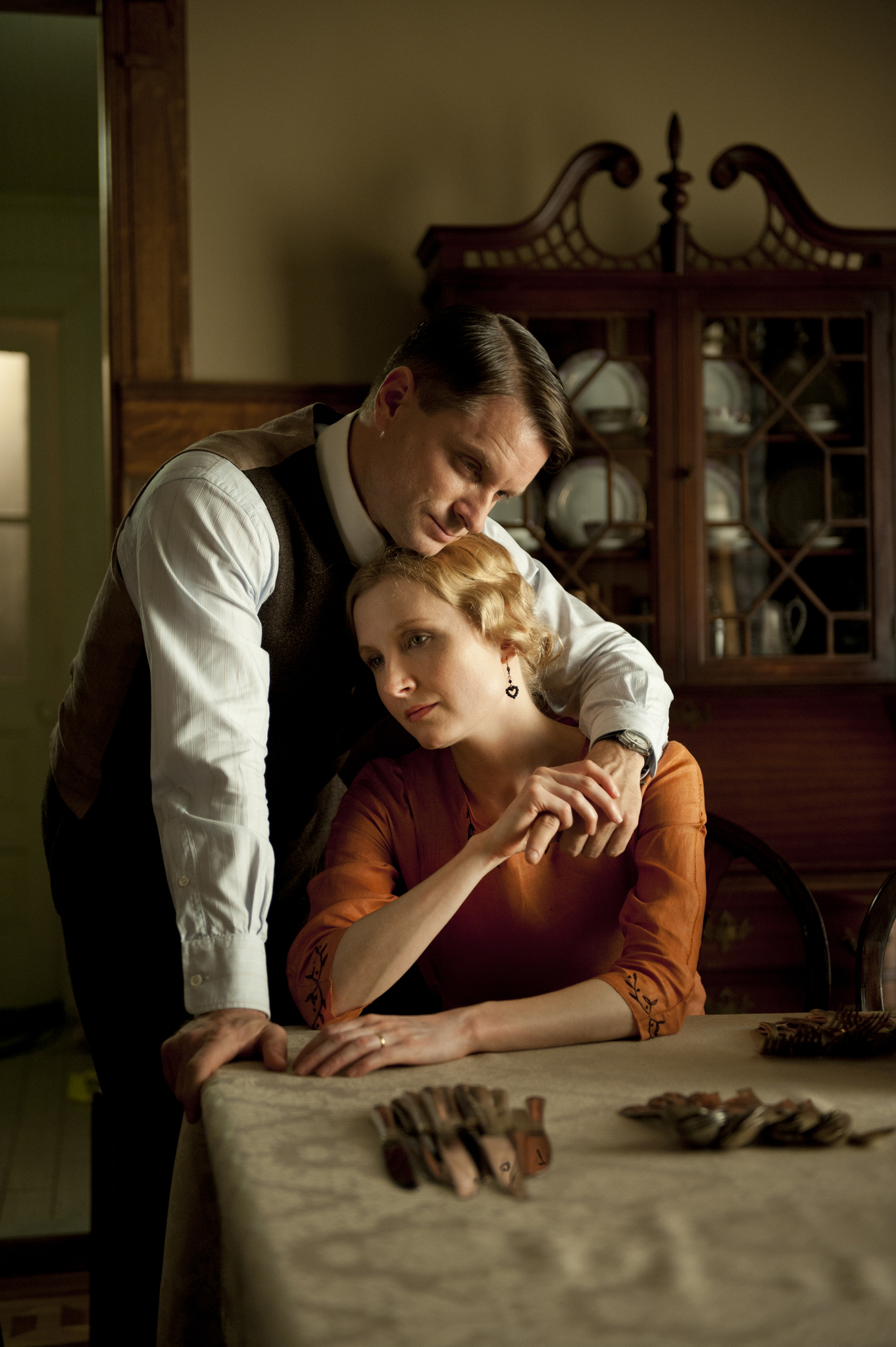 Still of Shea Whigham and Nisi Sturgis in Sausas istatymas: mafijos gimimas (2010)