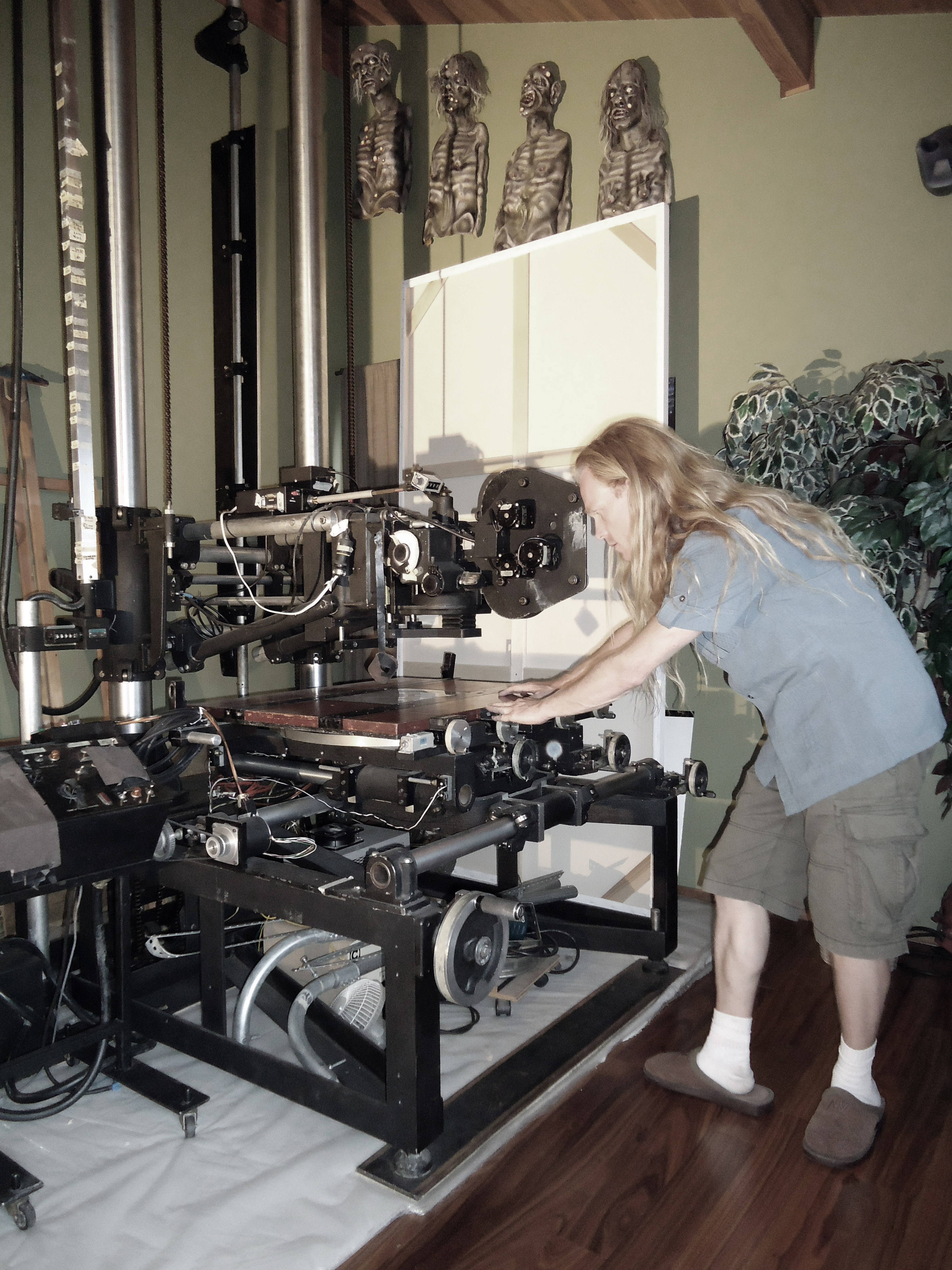Heath & his 1969 New York model Oxberry Animation & Titles Film (rostrum) Camera, on site at Pictfire Films Studio 2007-'13. *Shot Super 35mm, reg 35mm, Super 16 & reg 16mm with variable shutter wheel. Alas.