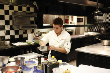 Still of Robin Leventhal in Top Chef (2006)