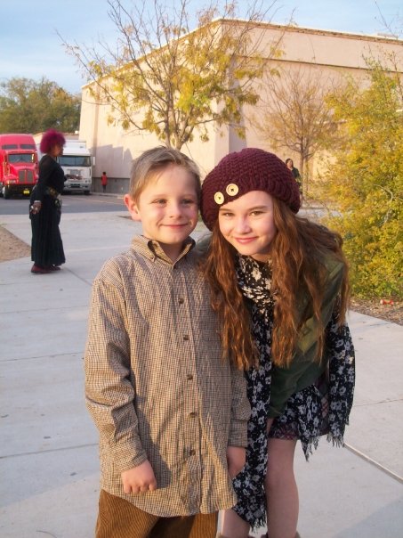 Chase Fox and Madeline Carroll on the set of Spy Next Door (2009)