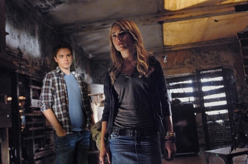 Still of Thomas Dekker and Britt Robertson in The Secret Circle (2011)