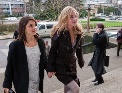 Still of Shiri Appleby and Britt Robertson in Life Unexpected: Love Unexpected (2010)