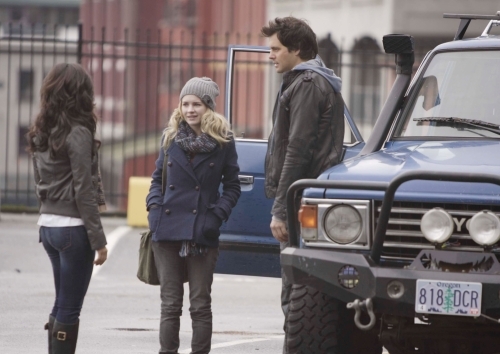 Still of Shiri Appleby, Kristoffer Polaha and Britt Robertson in Life Unexpected (2010)